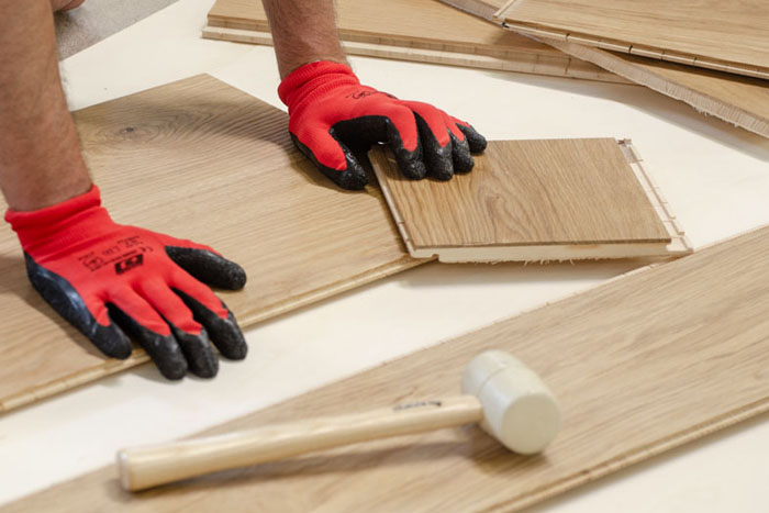 Falegnameria Munari - Posa parquet prefinito.